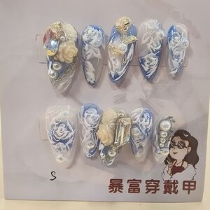 Bundle of two press on nail